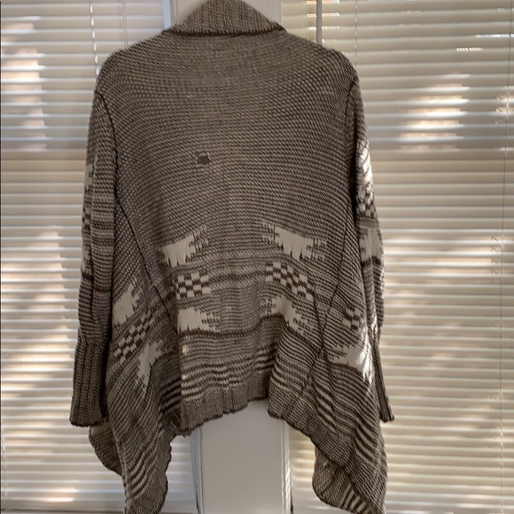 Heavy wrap brown and cream sweater - Picture 3 of 5